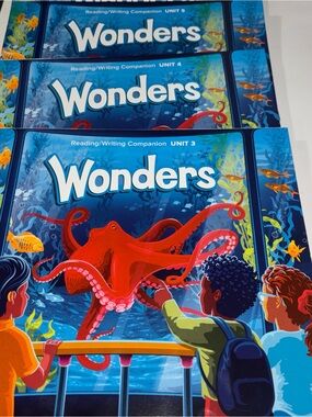 Wonders Reading/Writing Companion - Blue with Red Octopus Books 3-8